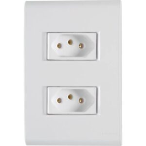 TOMADA TRANTINA LIZ 2P+T 10A C/PLACA 4X2